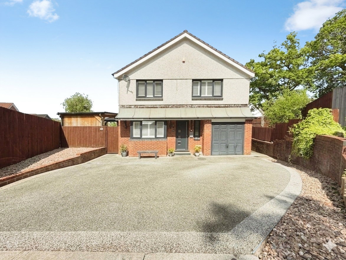 Detached House in Swansea