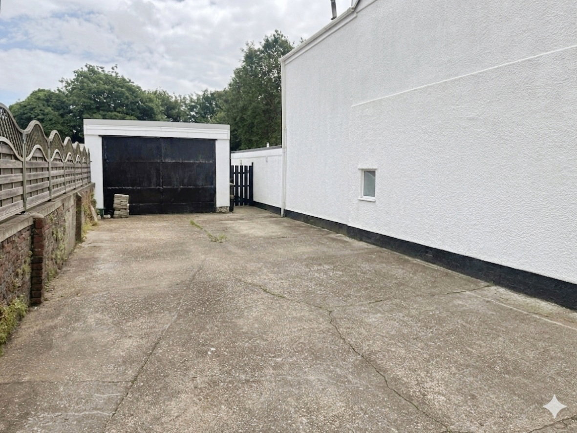 Detached House in Swansea