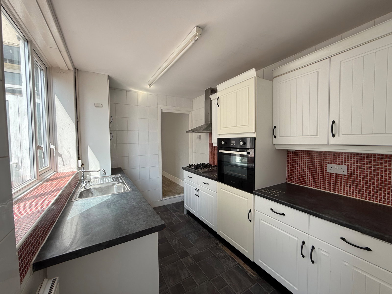 Terraced House for sale in Sheerness, Jefferson Road, Sheerness, ME12 2PX, 834 m²