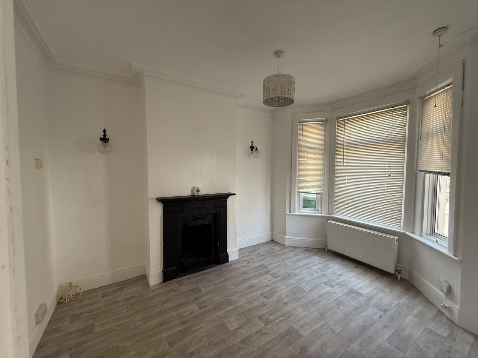 Terraced House for sale in Sheerness, Jefferson Road, Sheerness, ME12 2PX, 834 m²