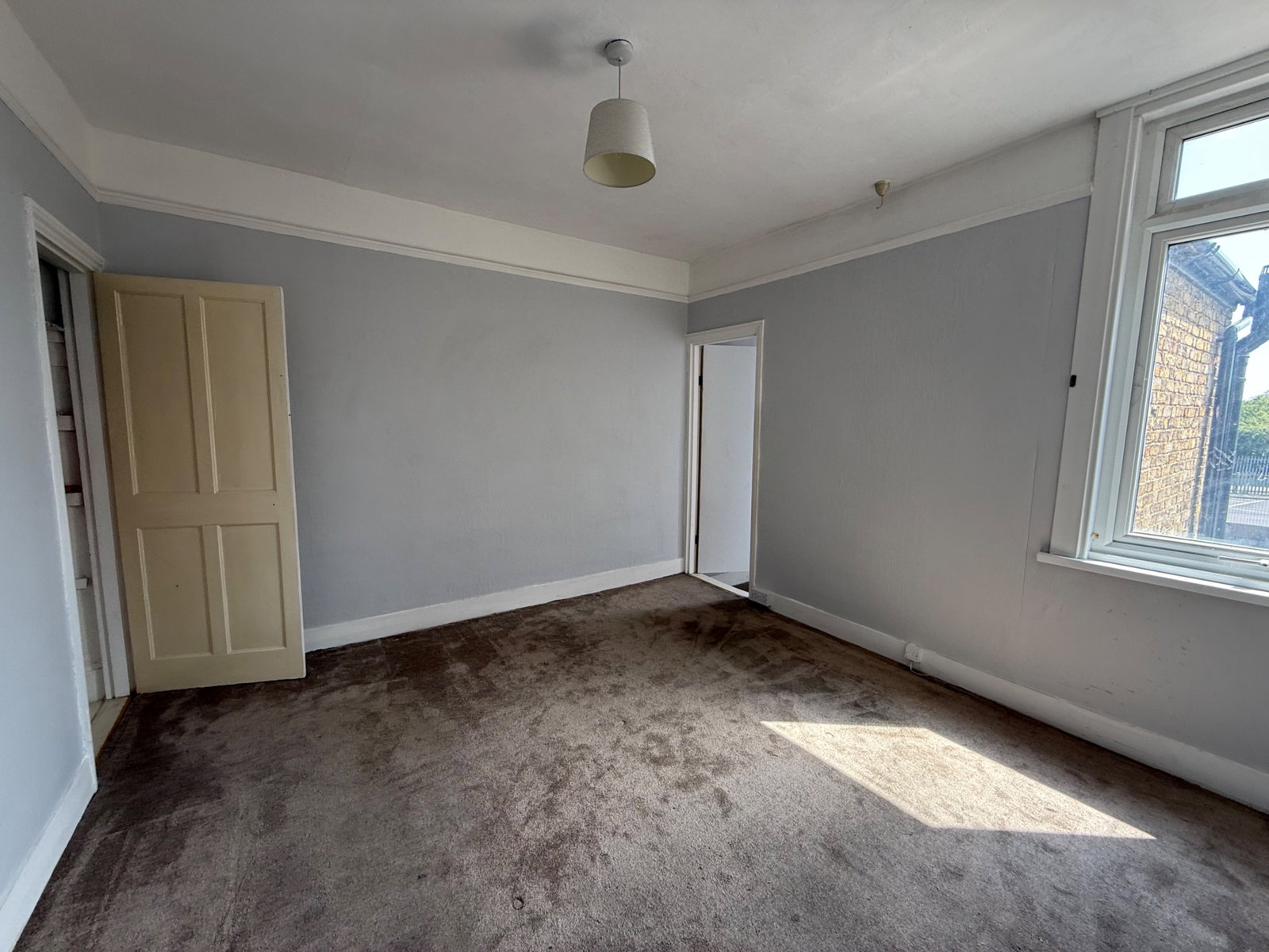 Terraced House for sale in Sheerness, Jefferson Road, Sheerness, ME12 2PX, 834 m²