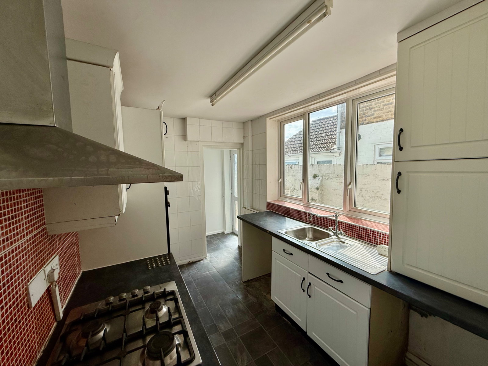 Terraced House for sale in Sheerness, Jefferson Road, Sheerness, ME12 2PX, 834 m²