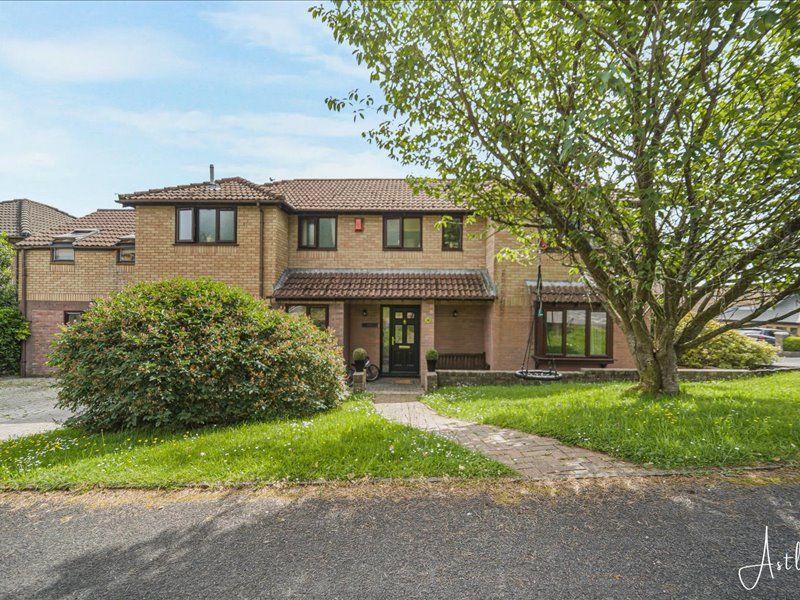 Detached House in Pontyclun