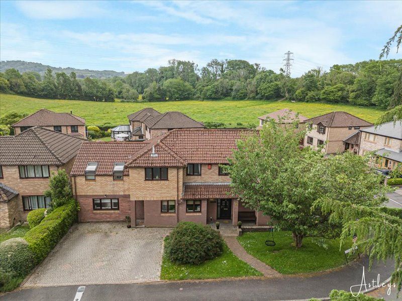 Detached House in Pontyclun