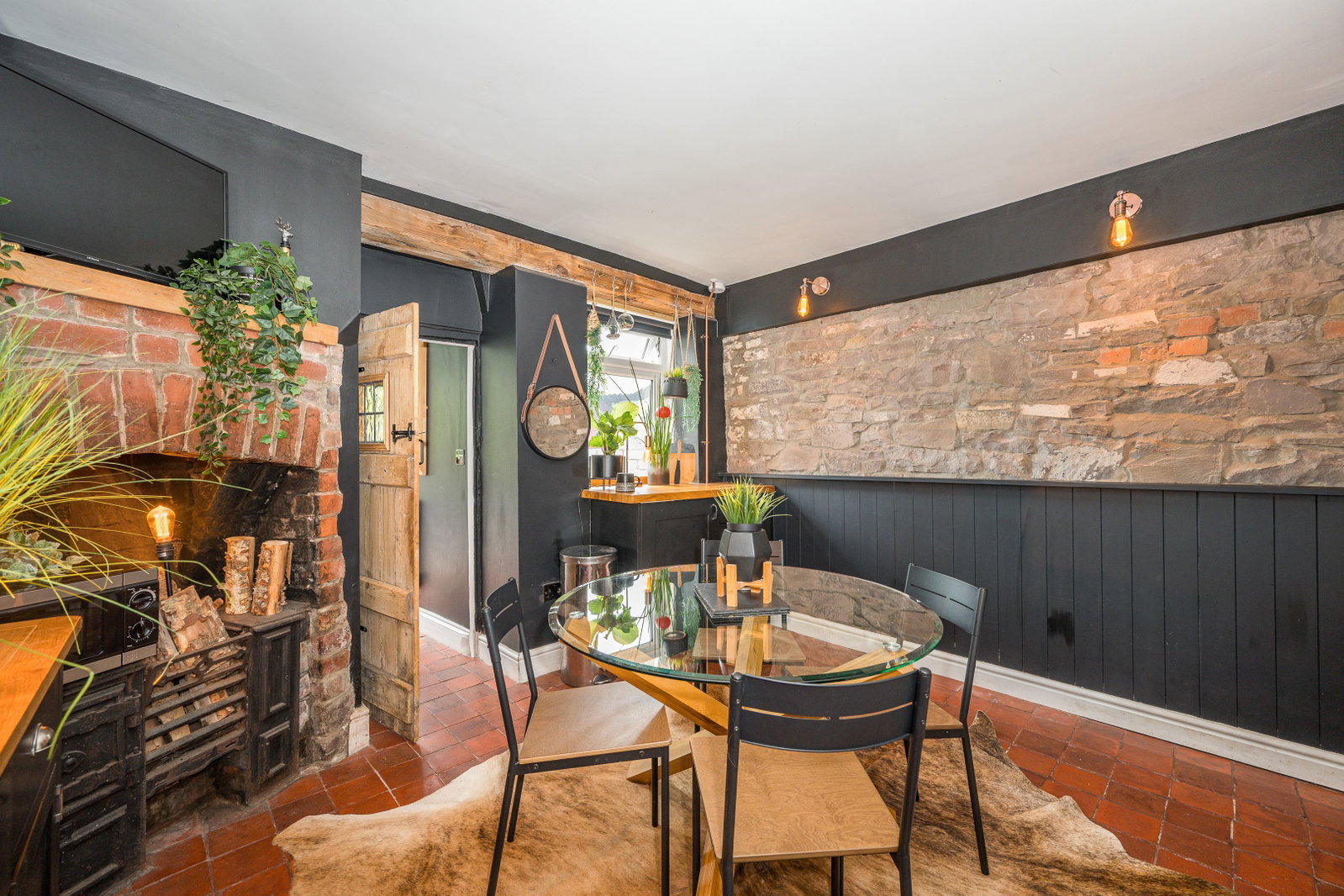 Terraced House in Abergavenny