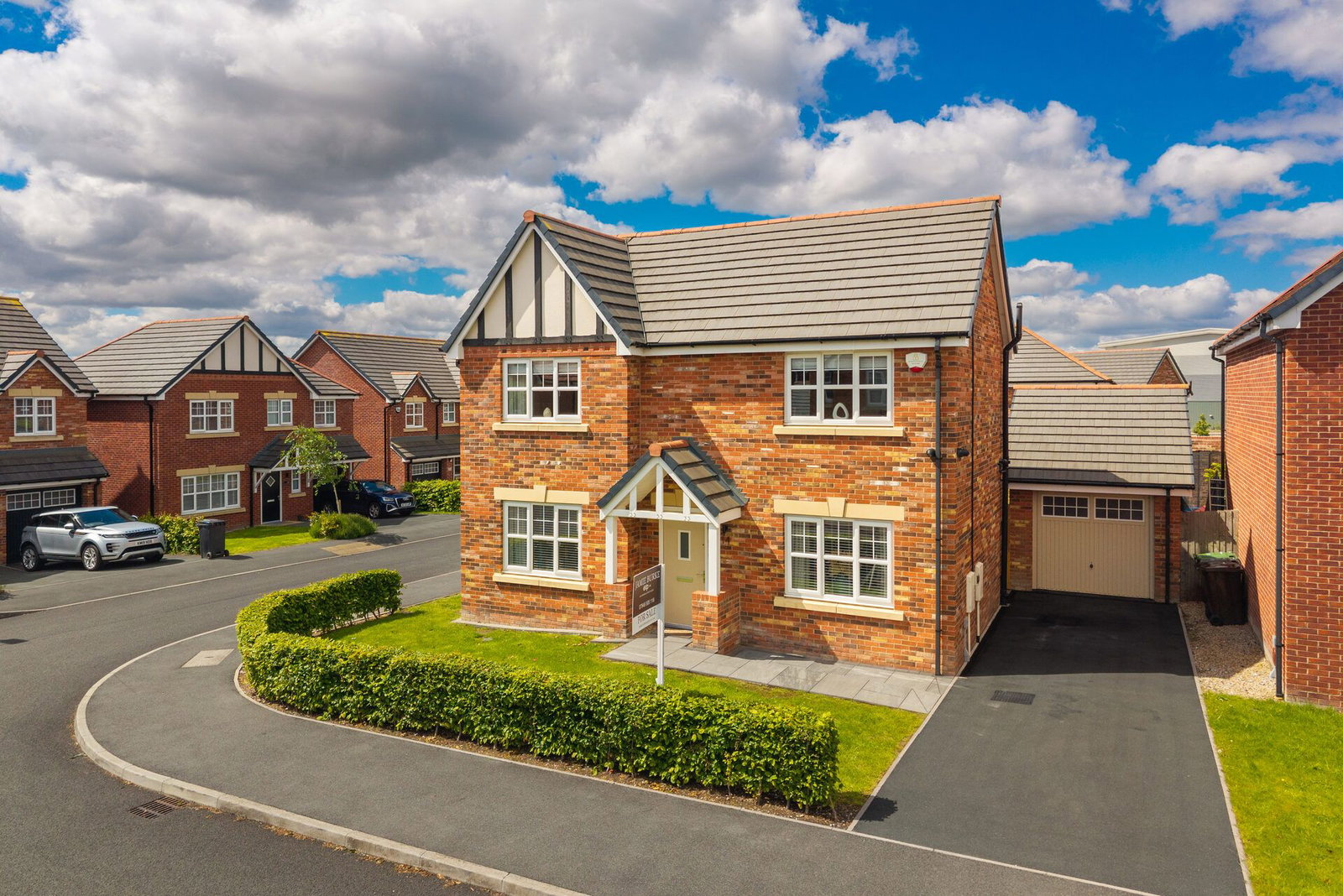 Detached House in Mosley Common