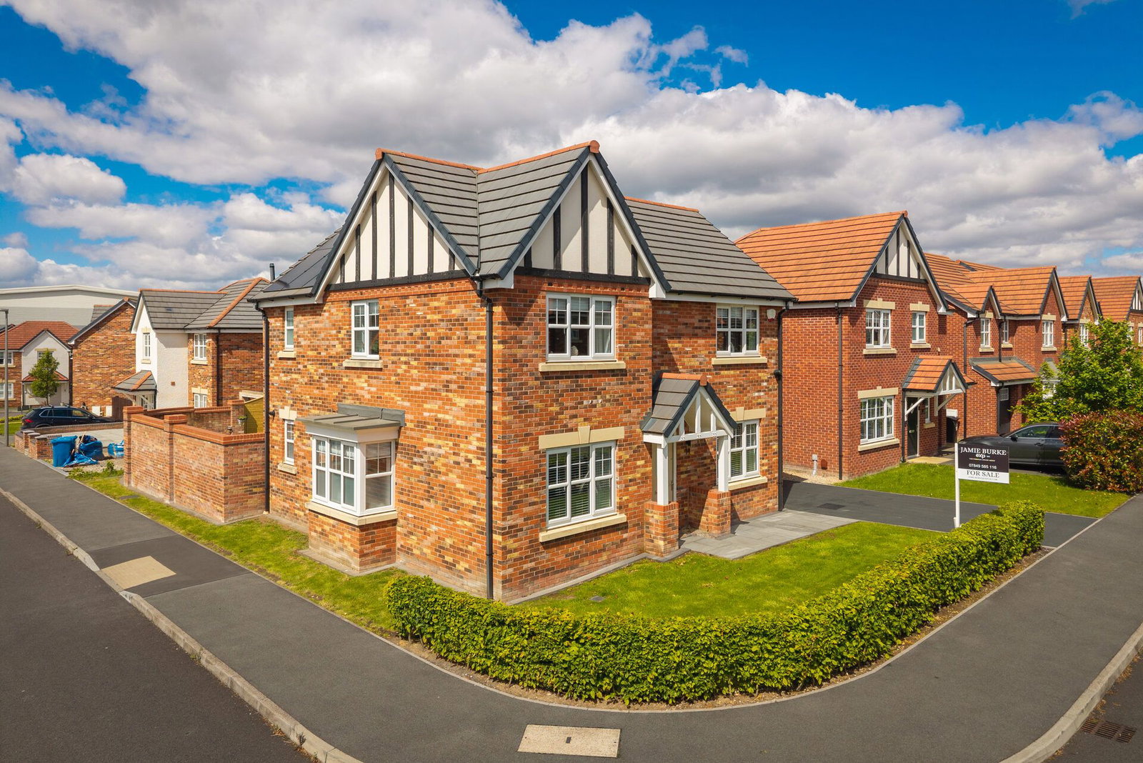 Detached House in Mosley Common