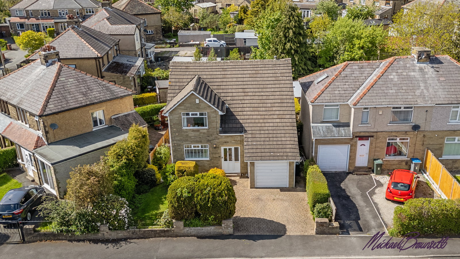 Detached House in Bradford