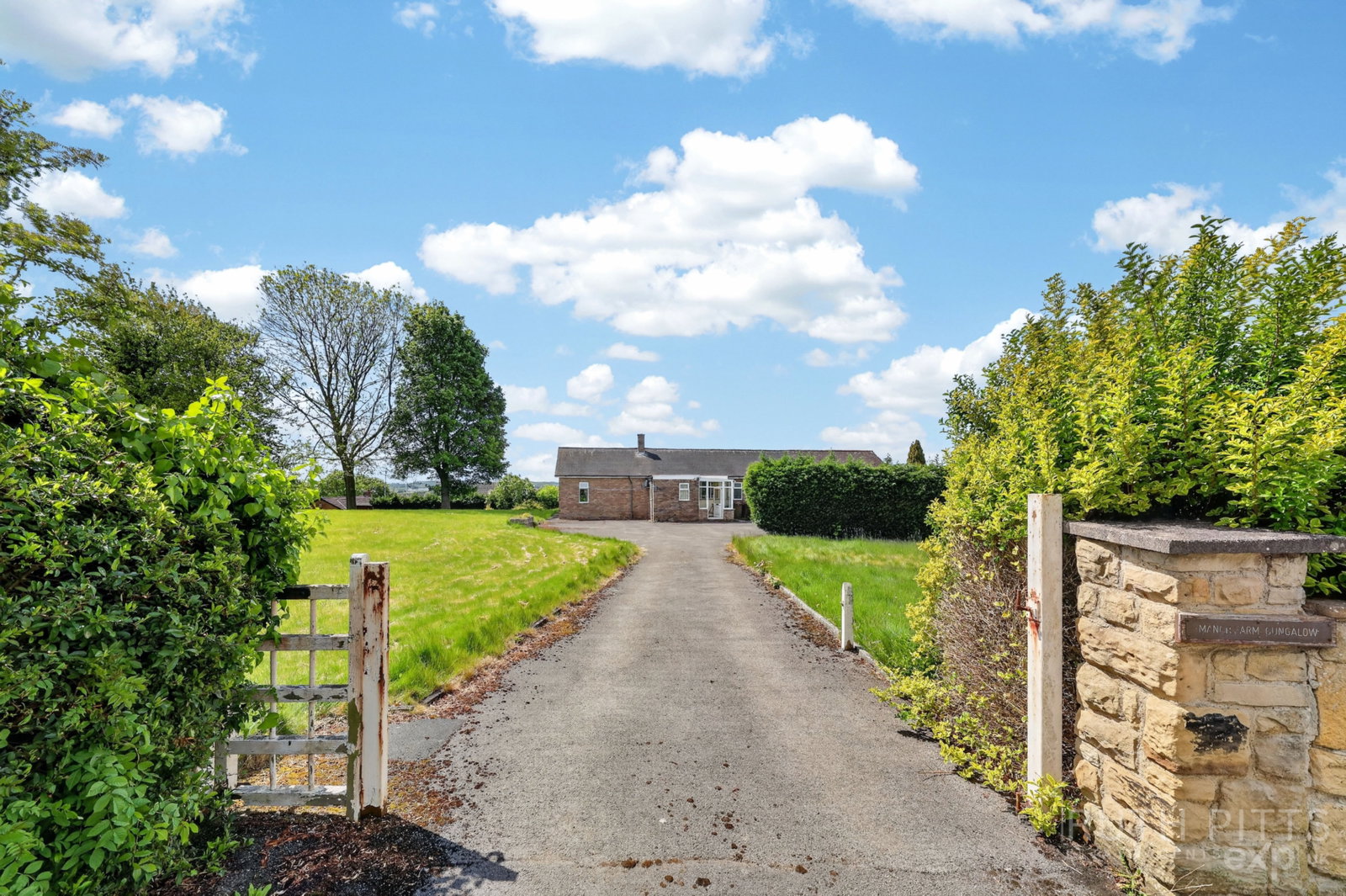 Bungalow for sale in Pontefract, Minsthorpe Lane, South Elmsall WF9