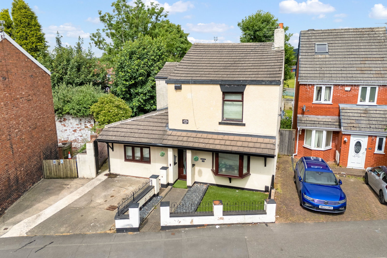 Detached House in Hyde