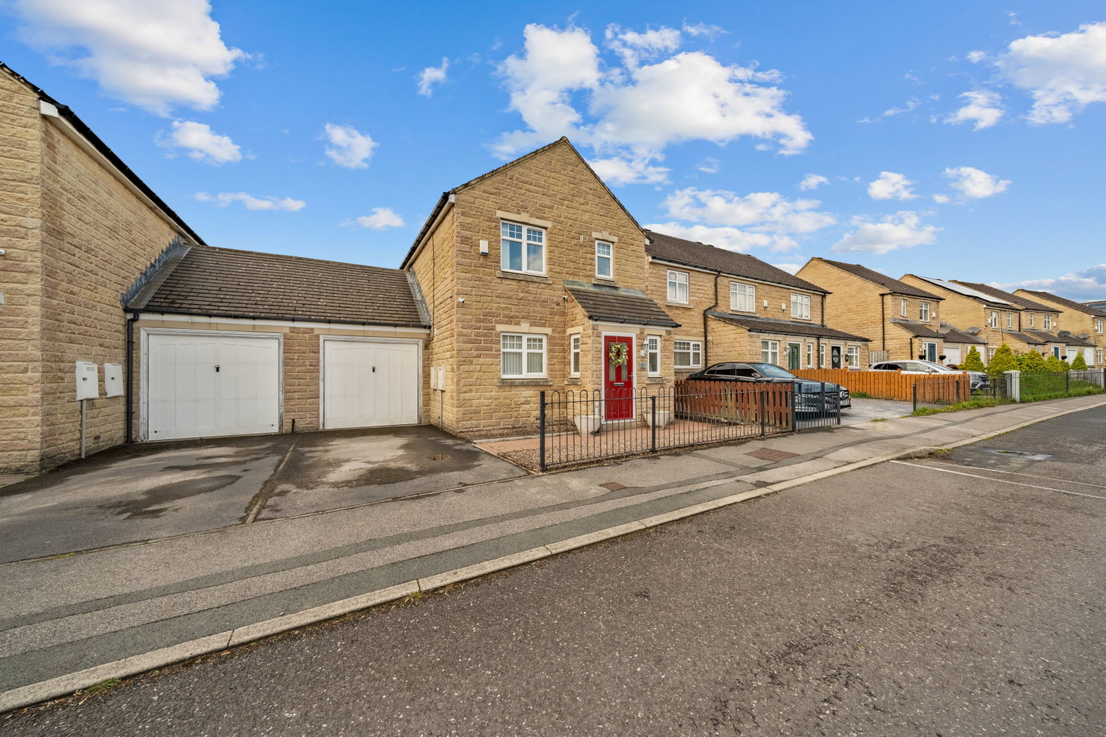 Detached House in Huddersfield 
