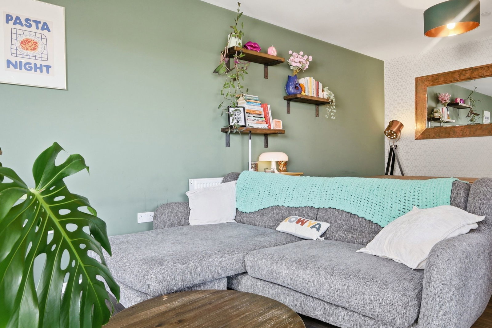 Apartment for sale in London, Troubridge Square, E17, 843 m²