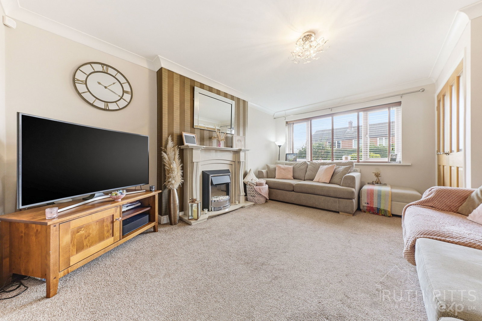 Semi Detached House in Castleford