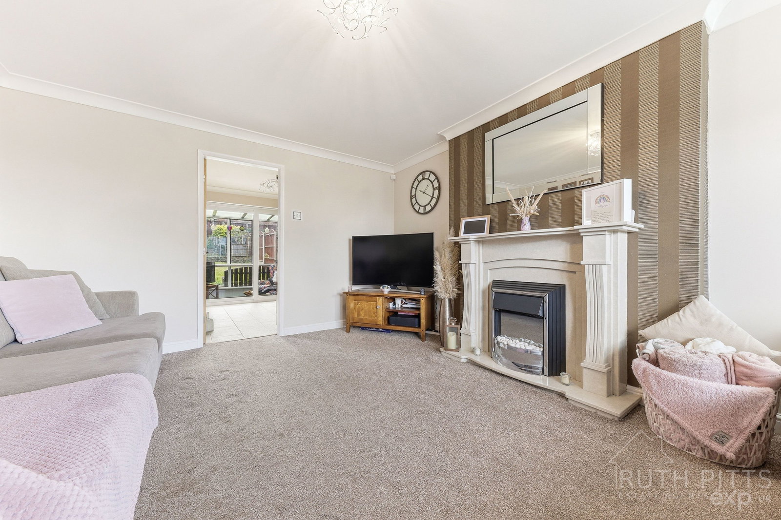 Semi Detached House in Castleford