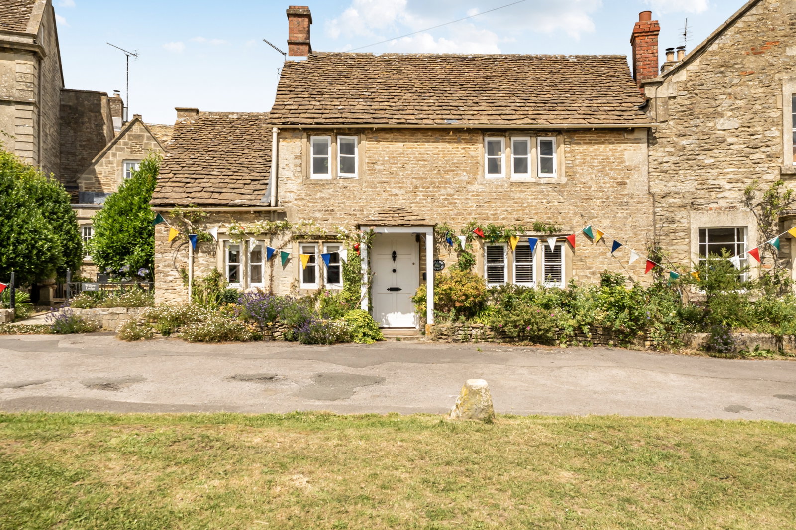 End Of Terrace House in Biddestone