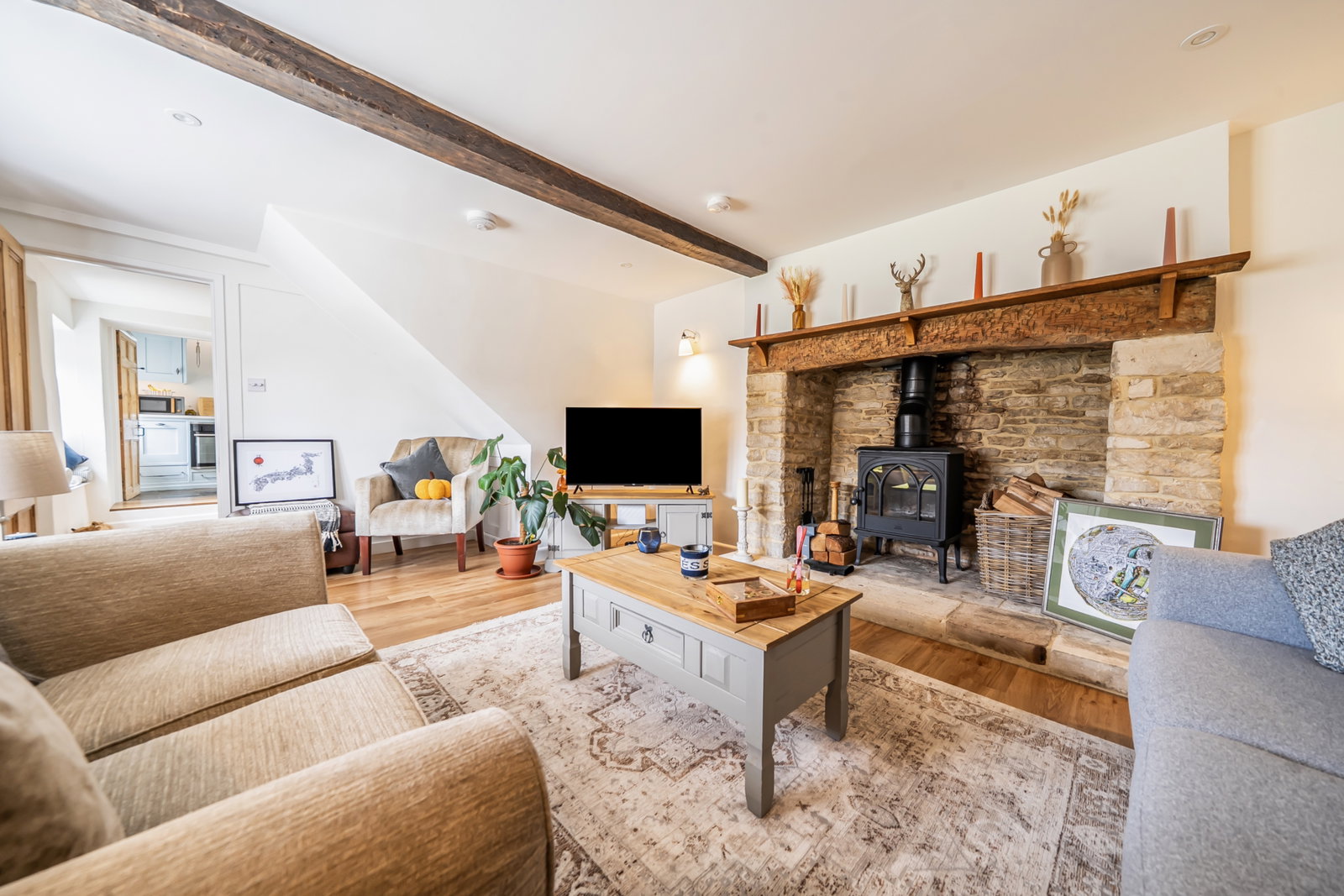 End Of Terrace House in Biddestone