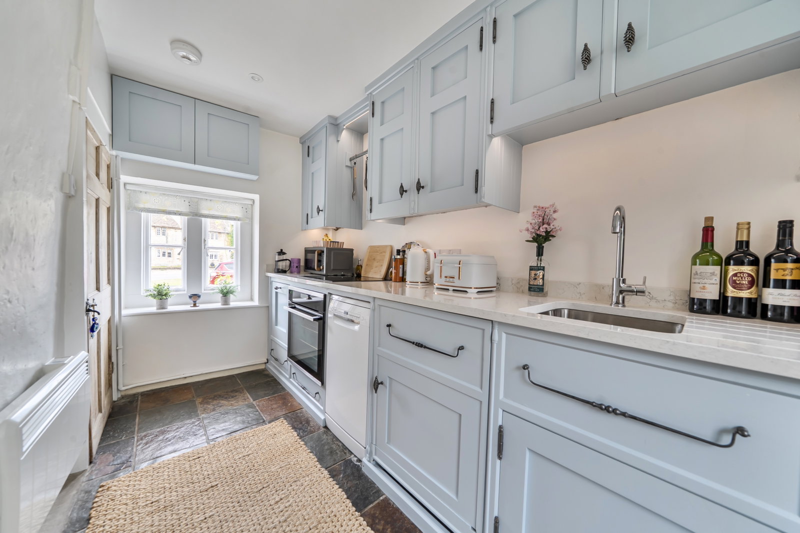 End Of Terrace House in Biddestone