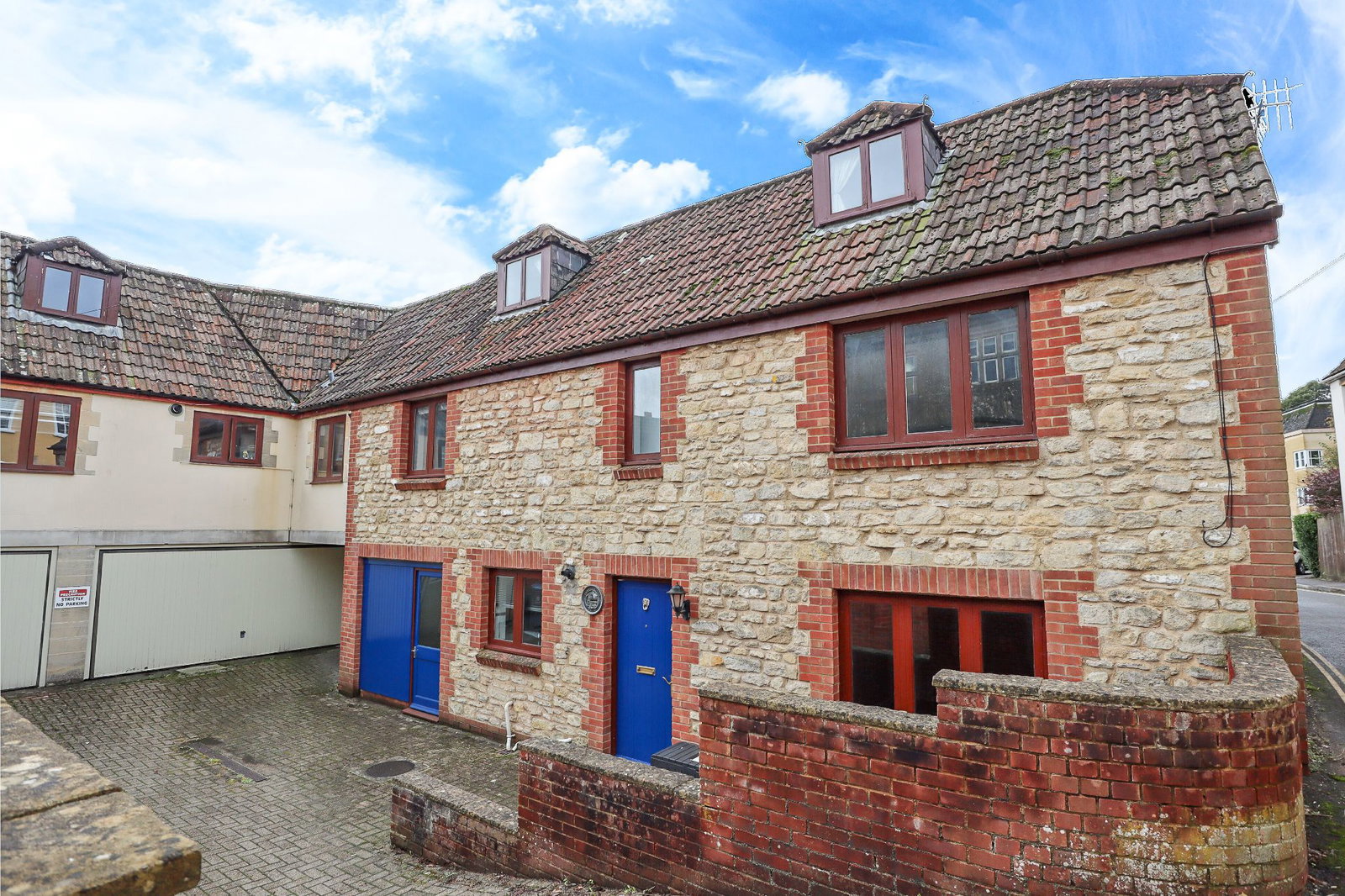 Semi Detached House in Calne