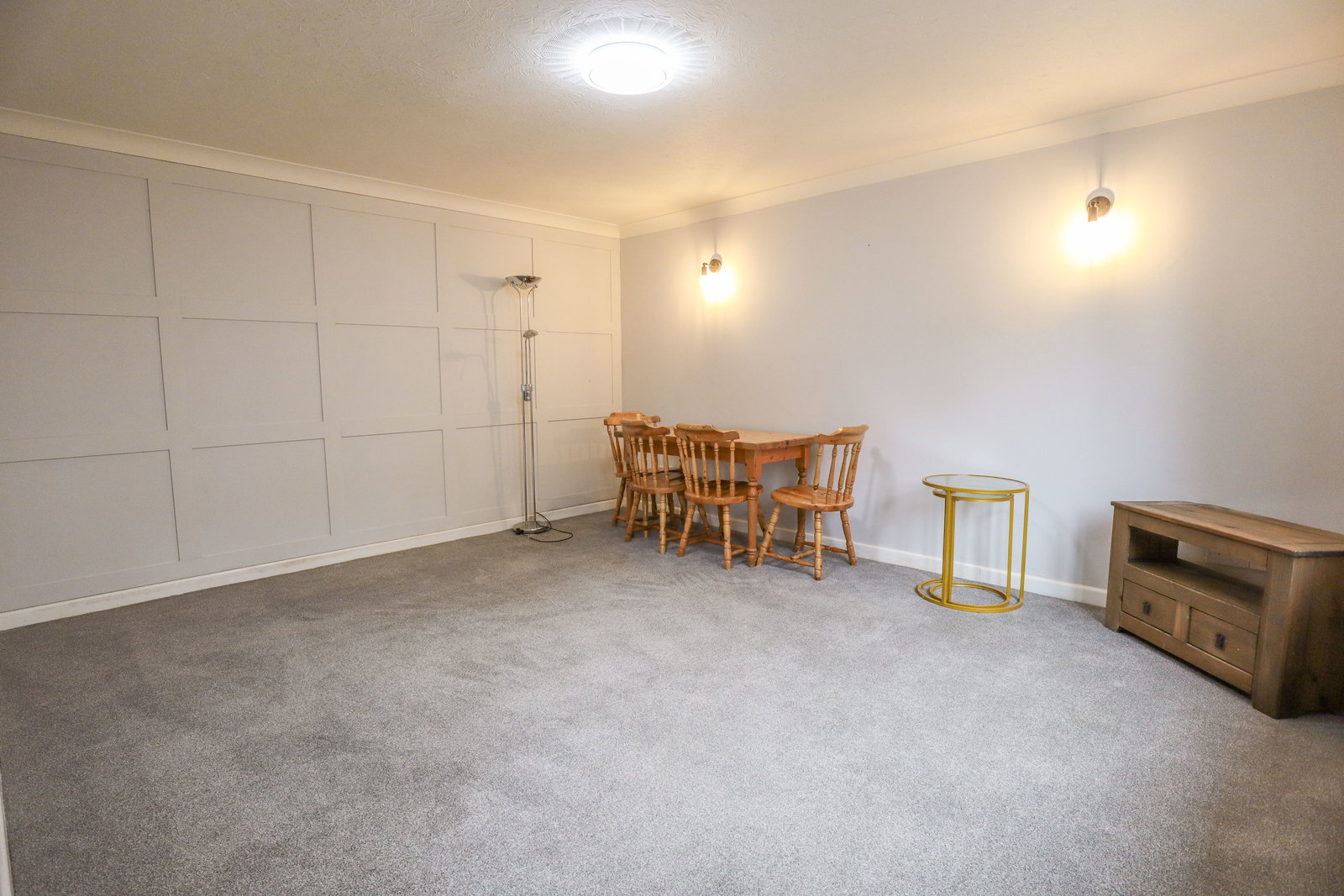 Semi Detached House in Calne