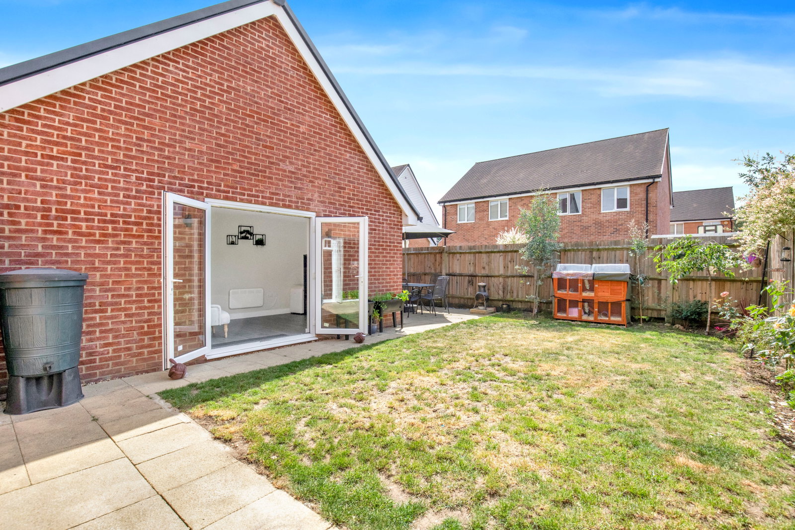 Semi Detached House for sale in Bordon, Webb Close, Bordon, Hampshire, GU35 9FP