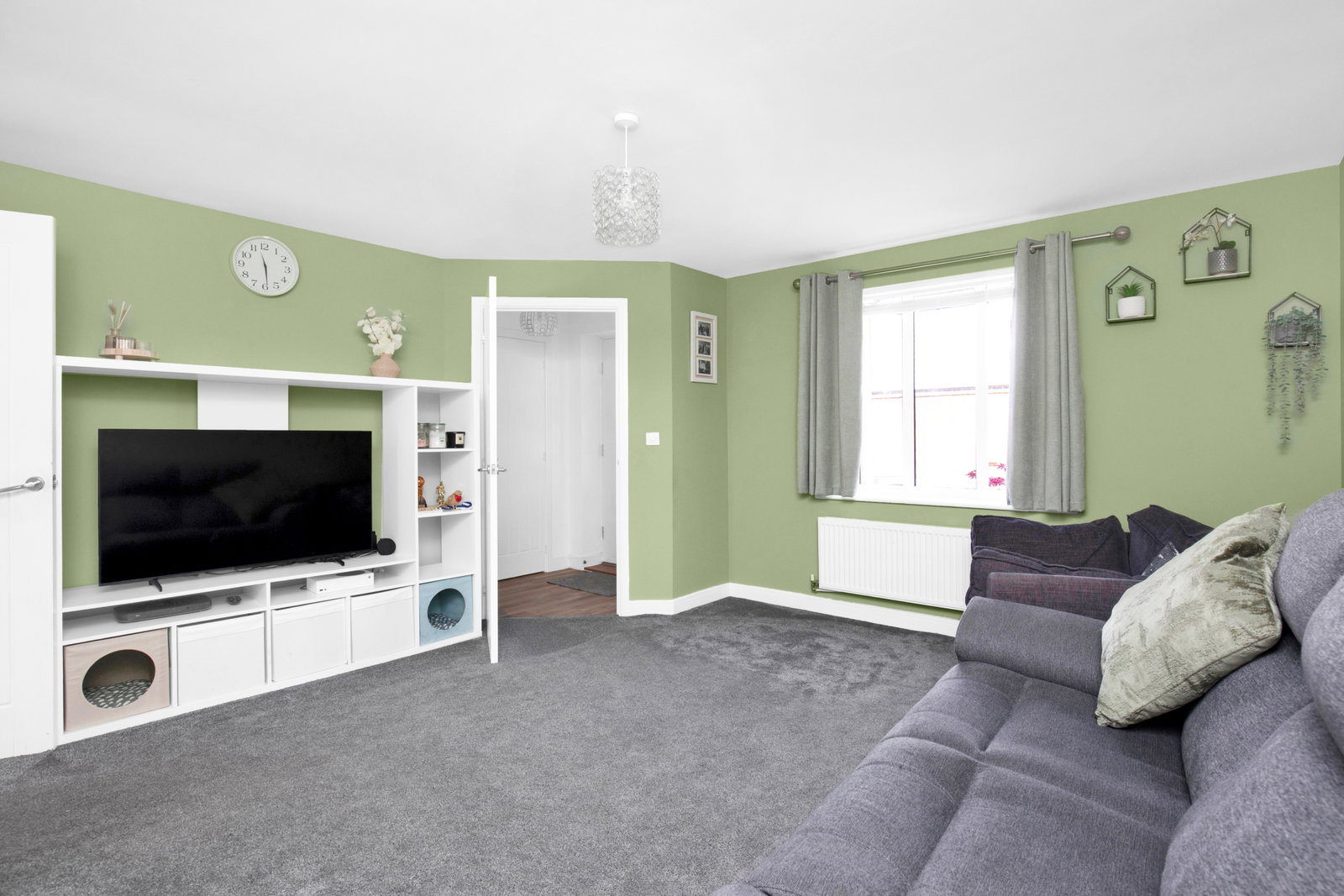 Semi Detached House for sale in Bordon, Webb Close, Bordon, Hampshire, GU35 9FP