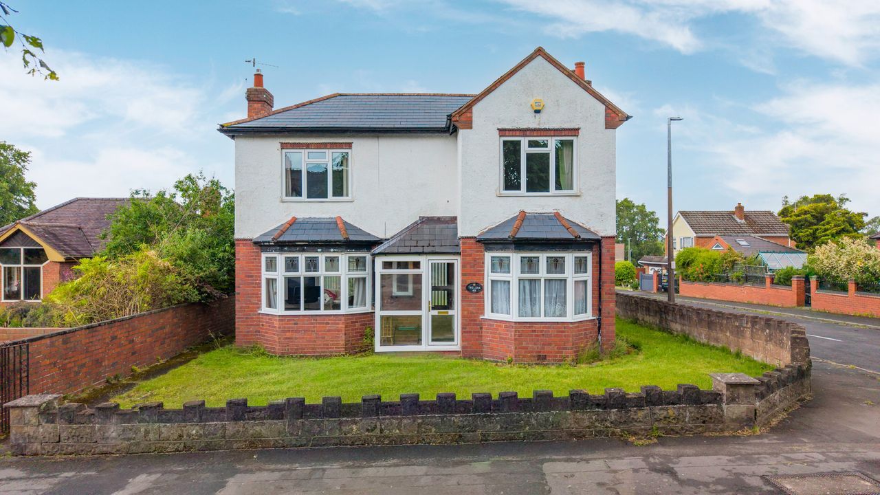 Detached House in Stourbridge