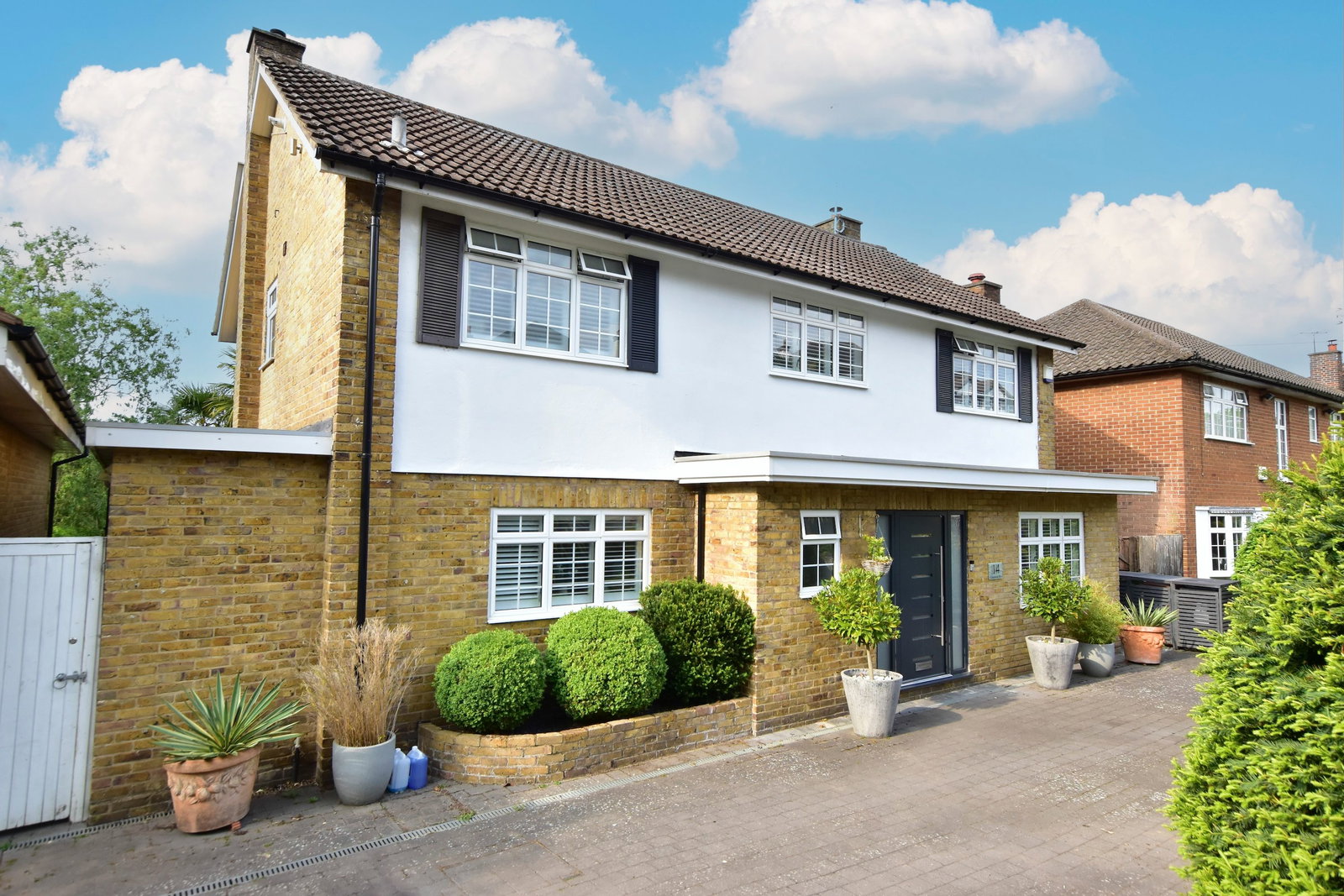 Detached House in Bushey