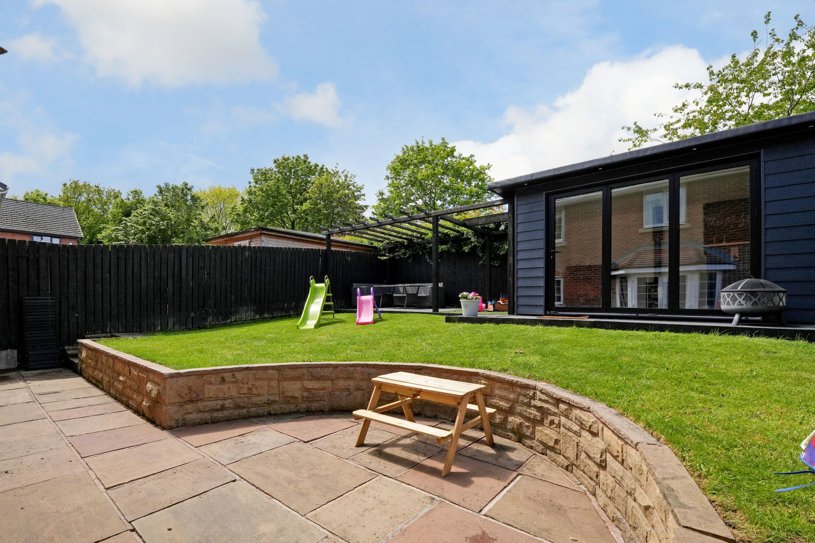 Detached House in Sheffield 3