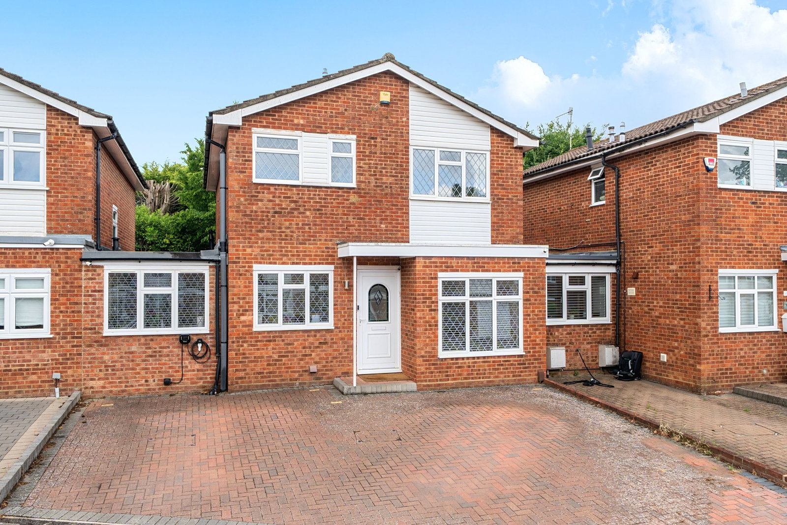 Link Detached House in Bushey