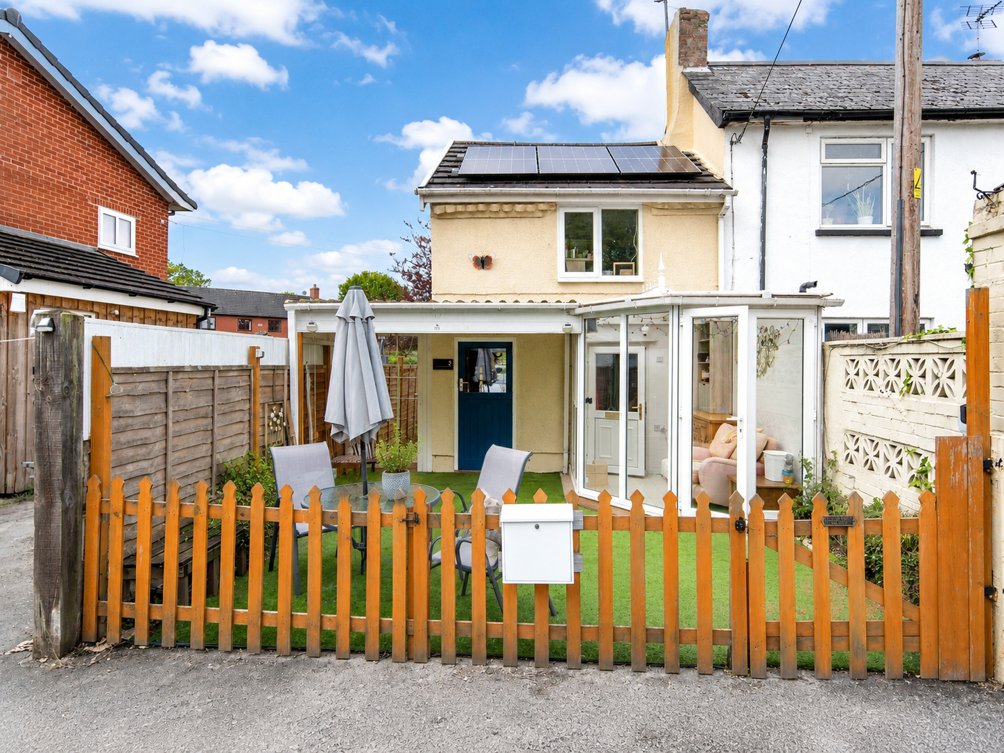 Semi Detached House in Llanymynech