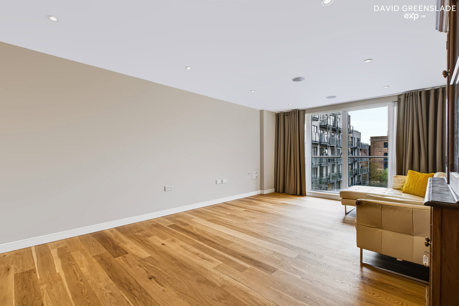Apartment for sale in London, 30 Voysey Square, Caspian Wharf, London, E3 3LG