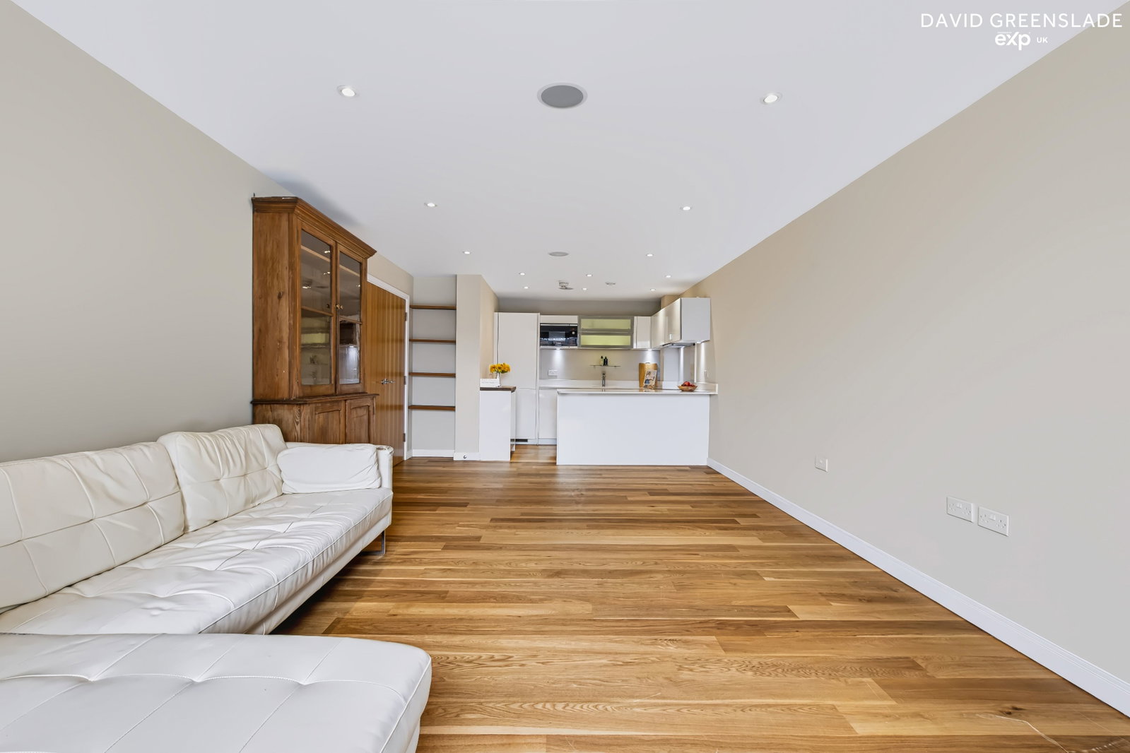 Apartment for sale in London, 30 Voysey Square, Caspian Wharf, London, E3 3LG