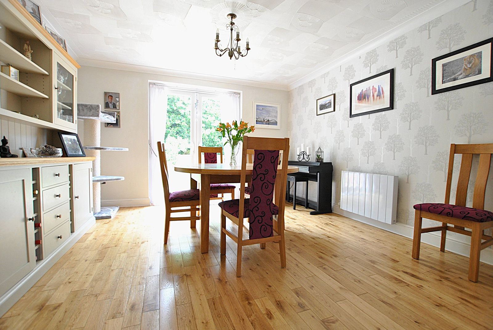 Detached House in Newmarket