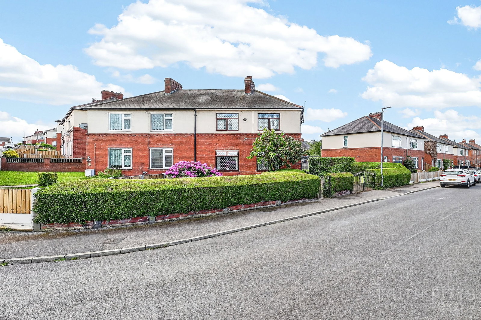 Semi Detached House in Pontefract