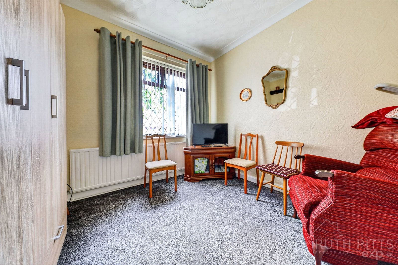 Semi Detached House in Pontefract