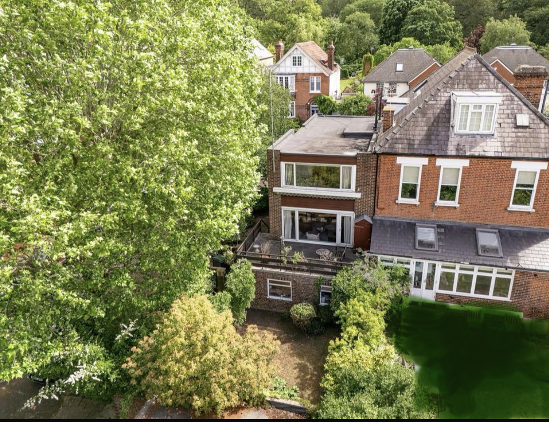 Detached House in Kingston Upon Thames