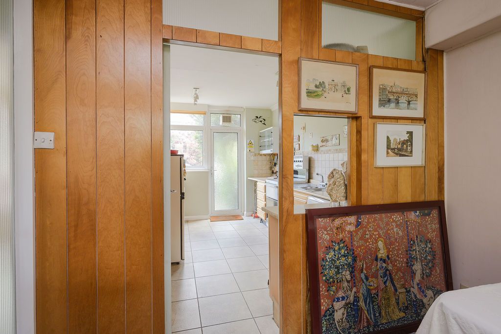 Detached House in Kingston Upon Thames