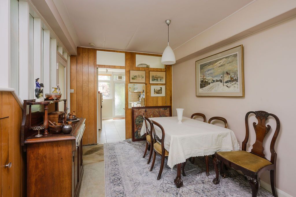 Detached House in Kingston Upon Thames