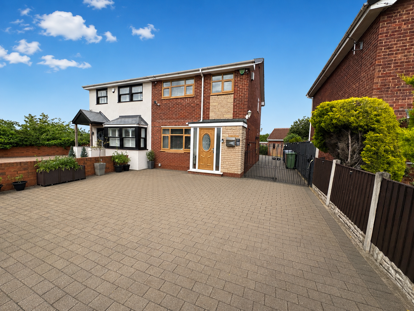Semi Detached House in Worksop