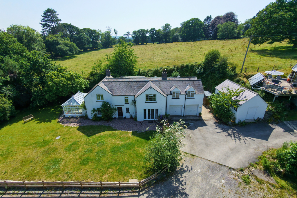 Detached House in Cardigan