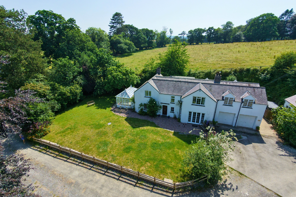Detached House in Cardigan