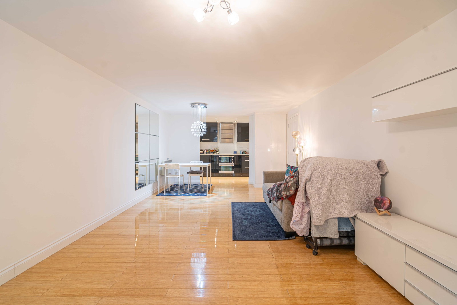 Apartment in Warwick