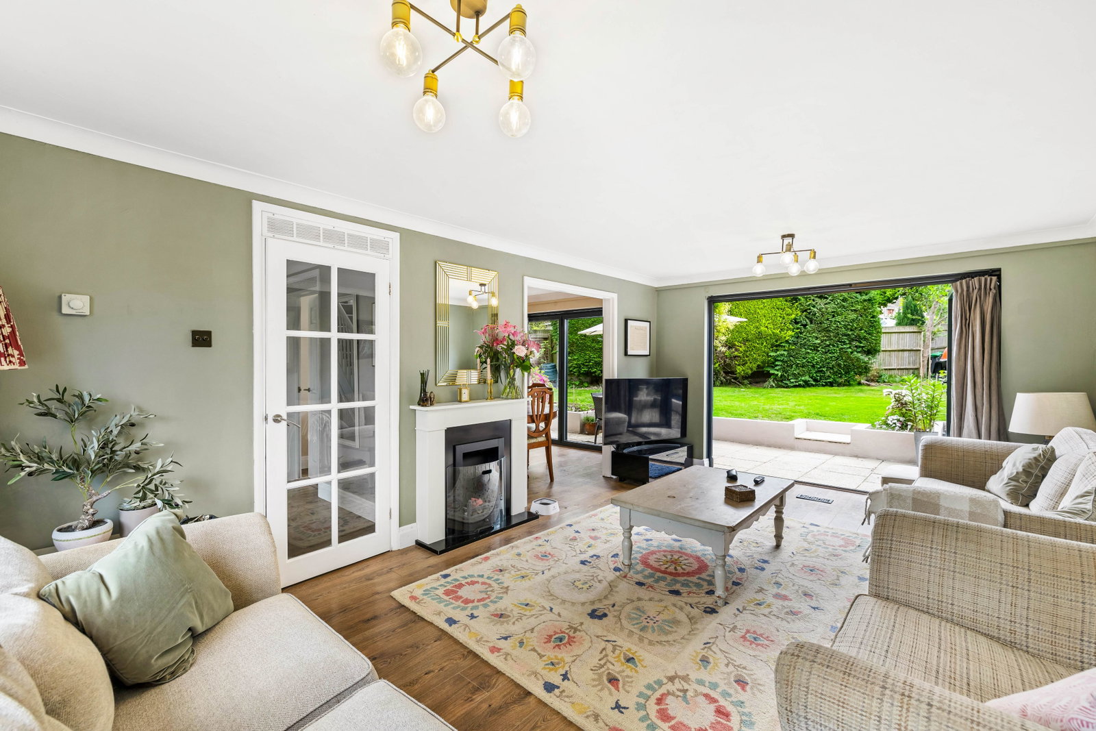 Detached House in Crawley
