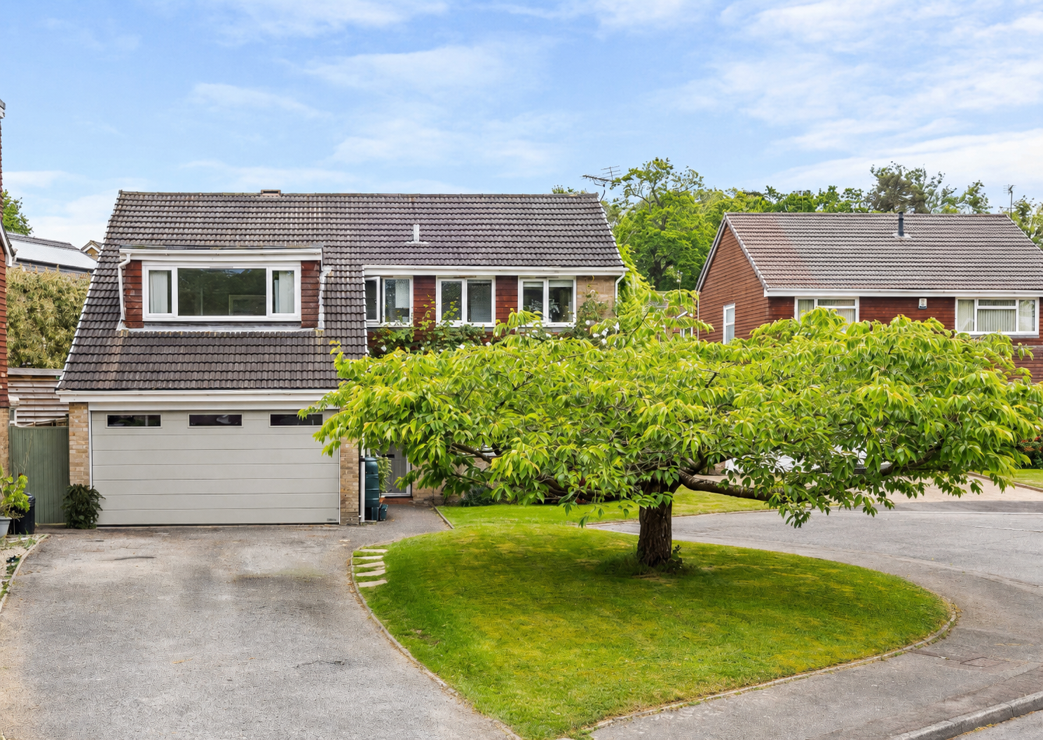 Detached House in Crawley