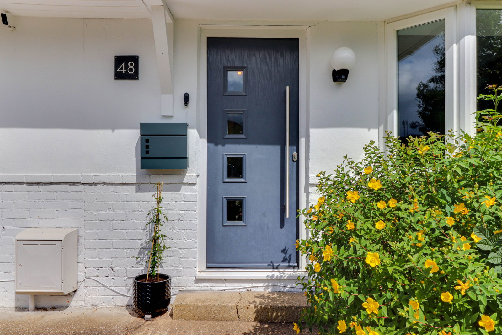 Semi Detached House in Leatherhead