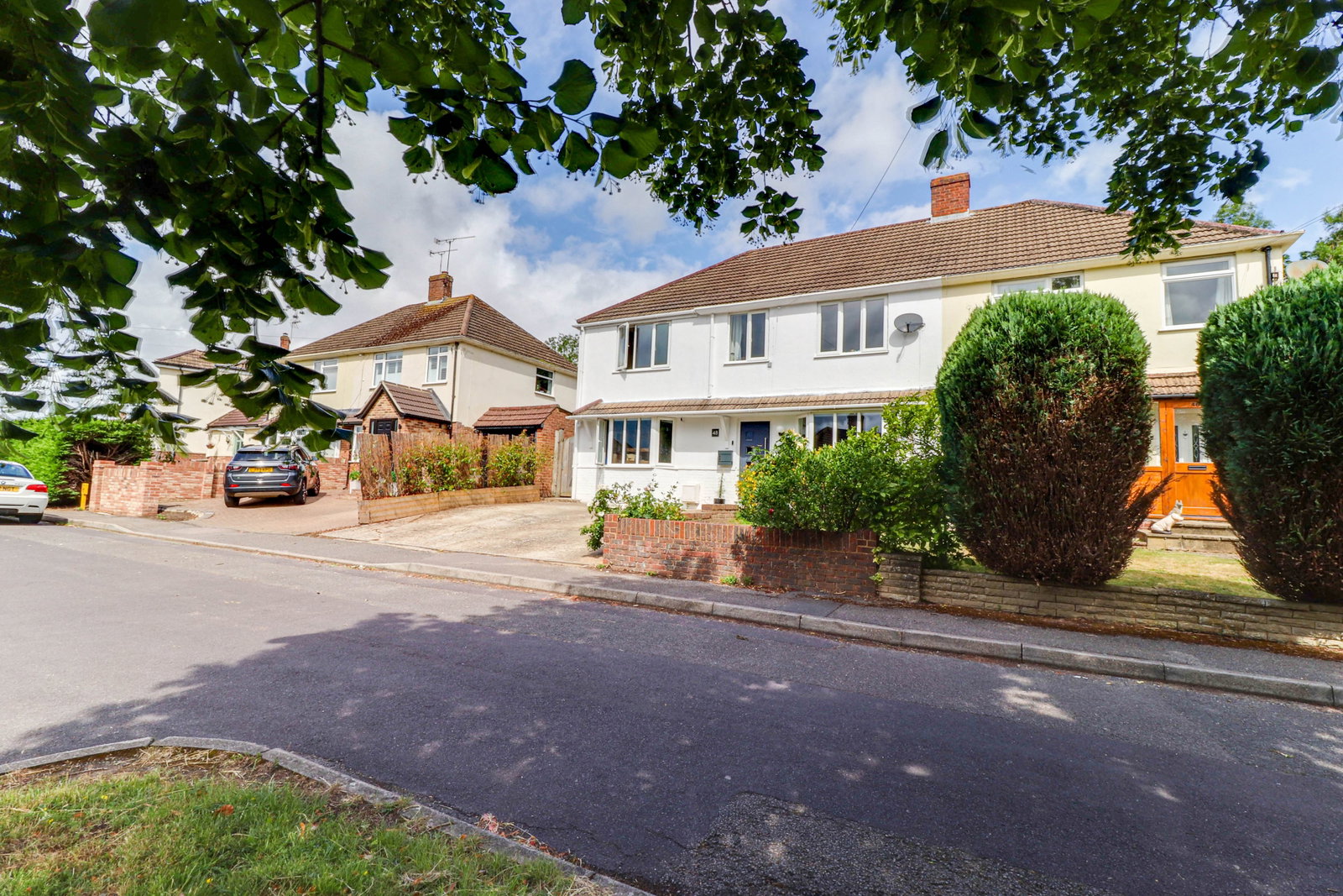 Semi Detached House in Leatherhead