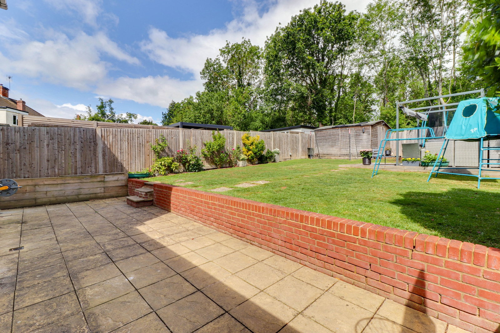Semi Detached House in Leatherhead