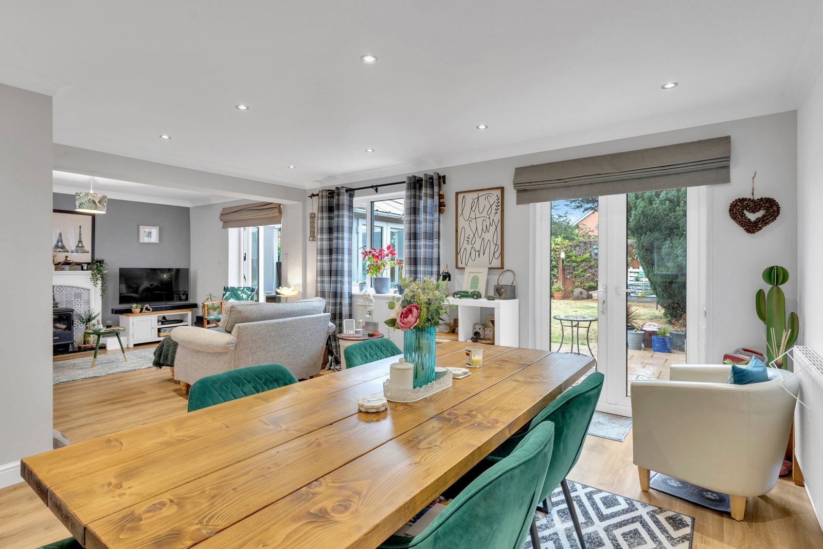 Semi Detached House in Toddington