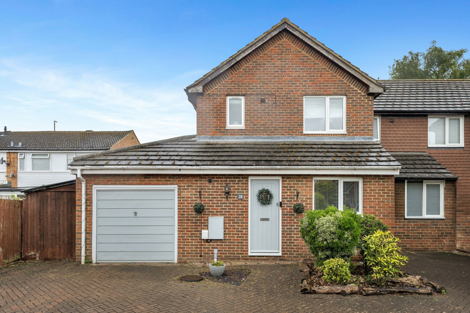 Semi Detached House in Toddington