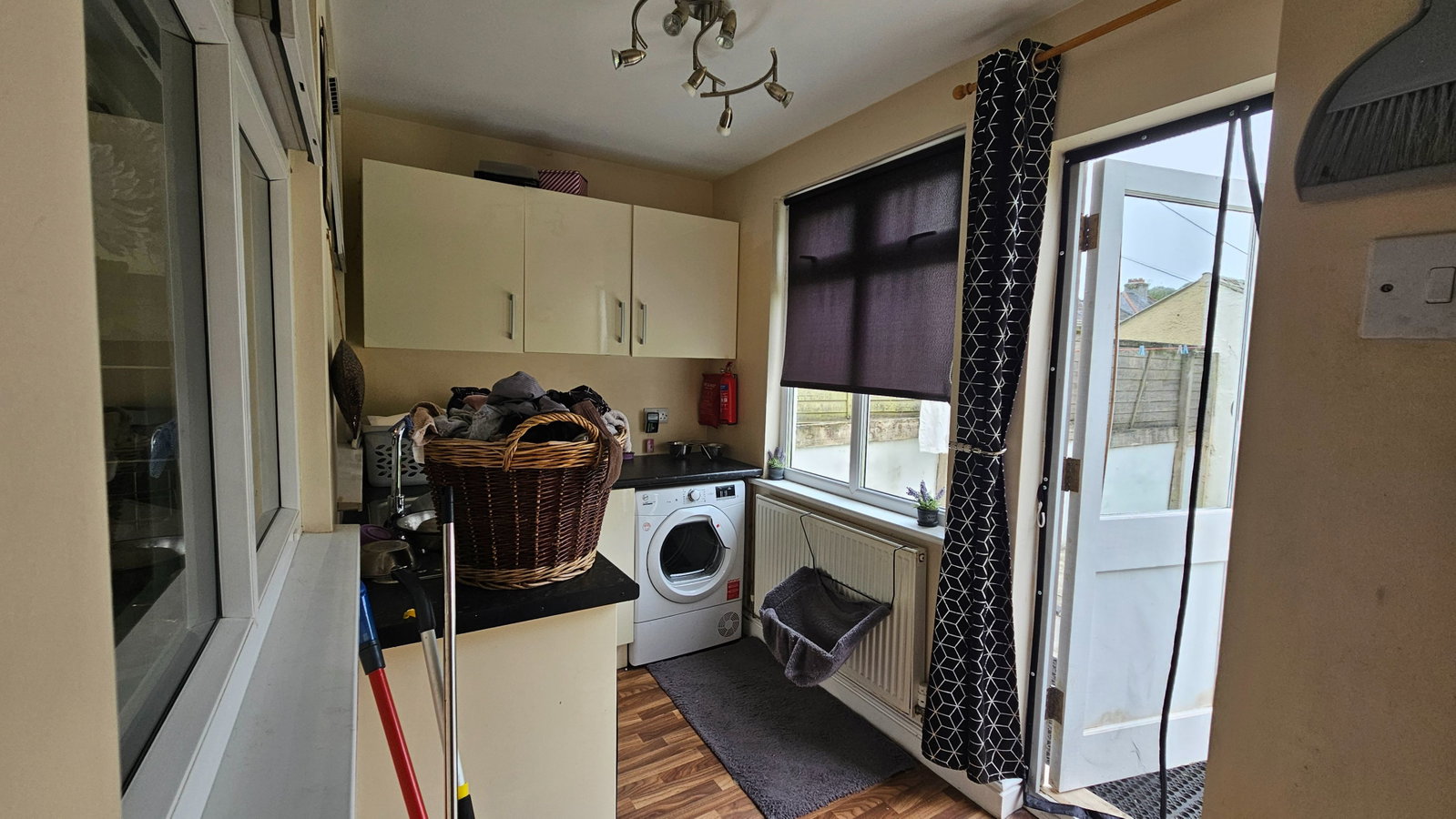 Semi Detached House in Par